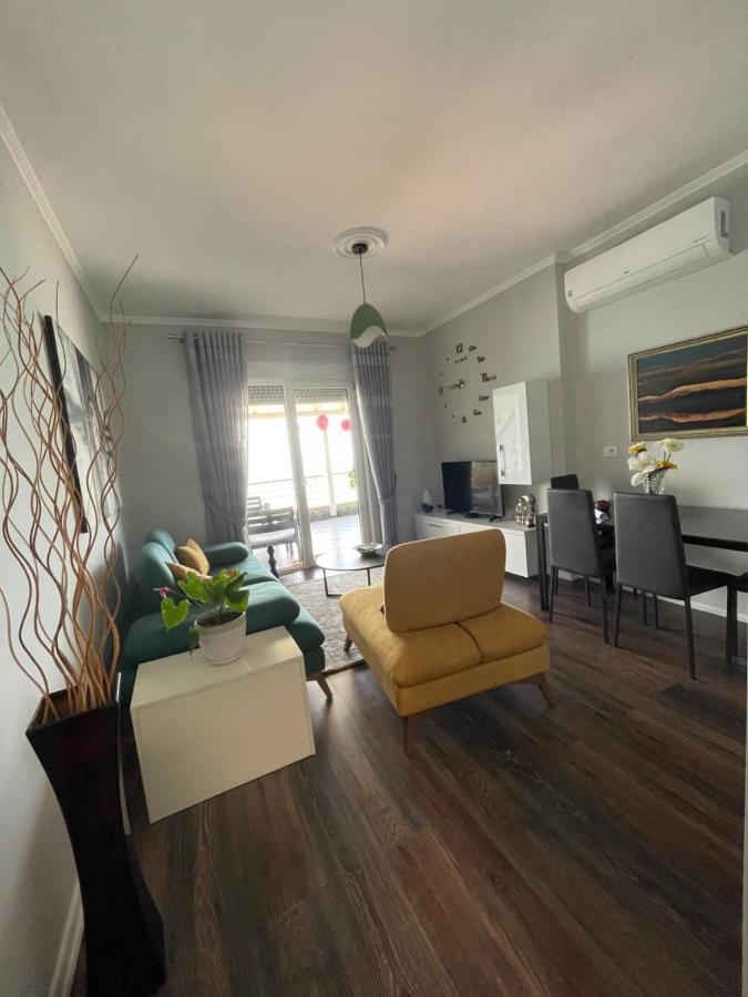 Kelvi'S Apartment Pogradec Zewnętrze zdjęcie