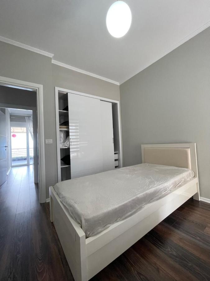 Kelvi'S Apartment Pogradec Zewnętrze zdjęcie