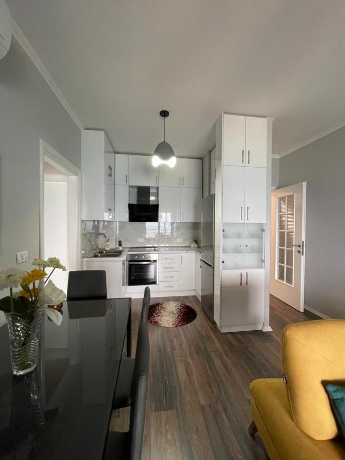 Kelvi'S Apartment Pogradec Zewnętrze zdjęcie