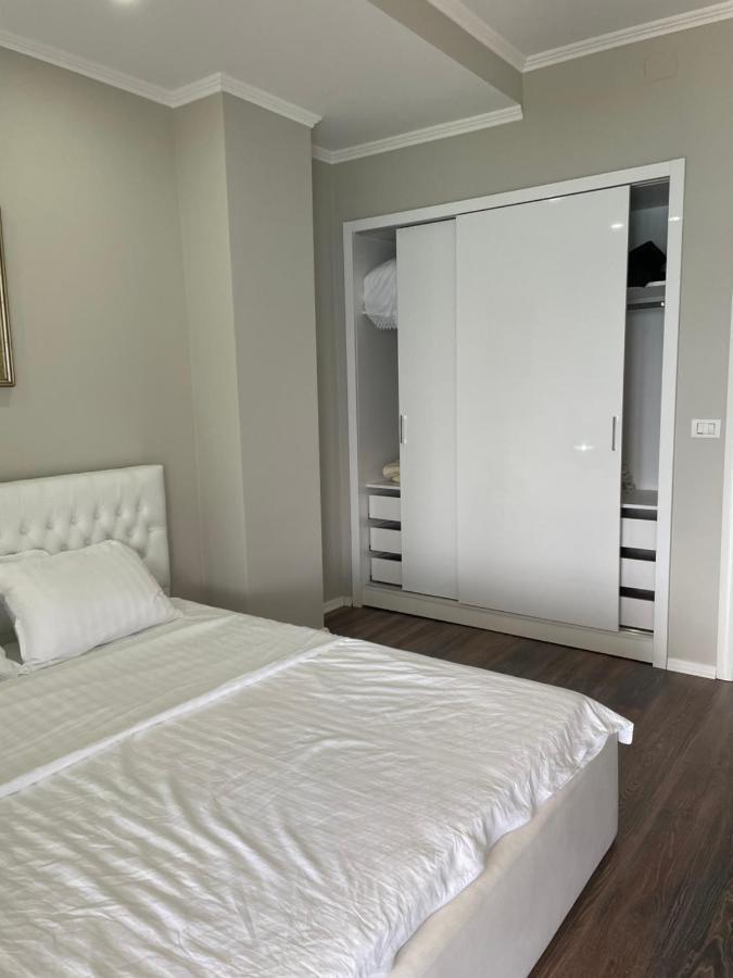 Kelvi'S Apartment Pogradec Zewnętrze zdjęcie