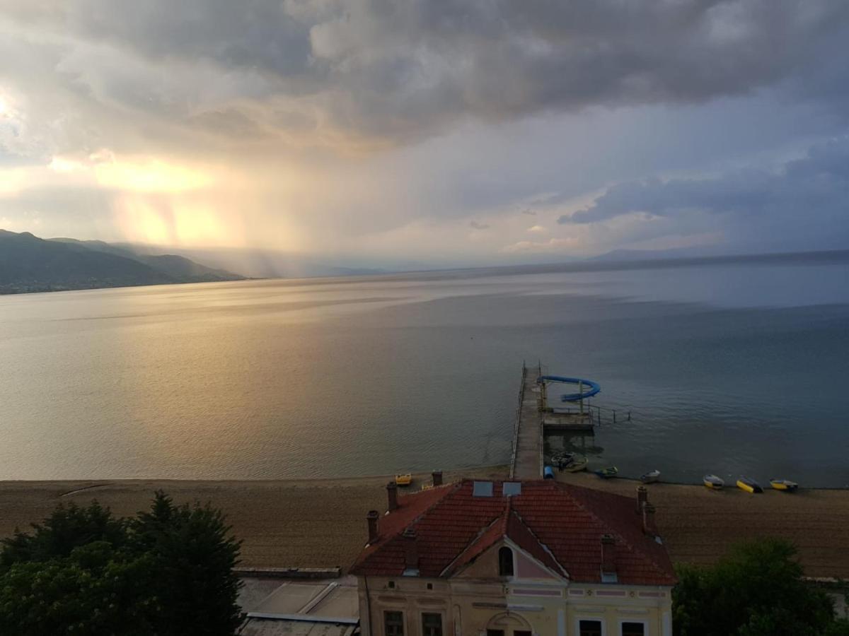 Kelvi'S Apartment Pogradec Zewnętrze zdjęcie