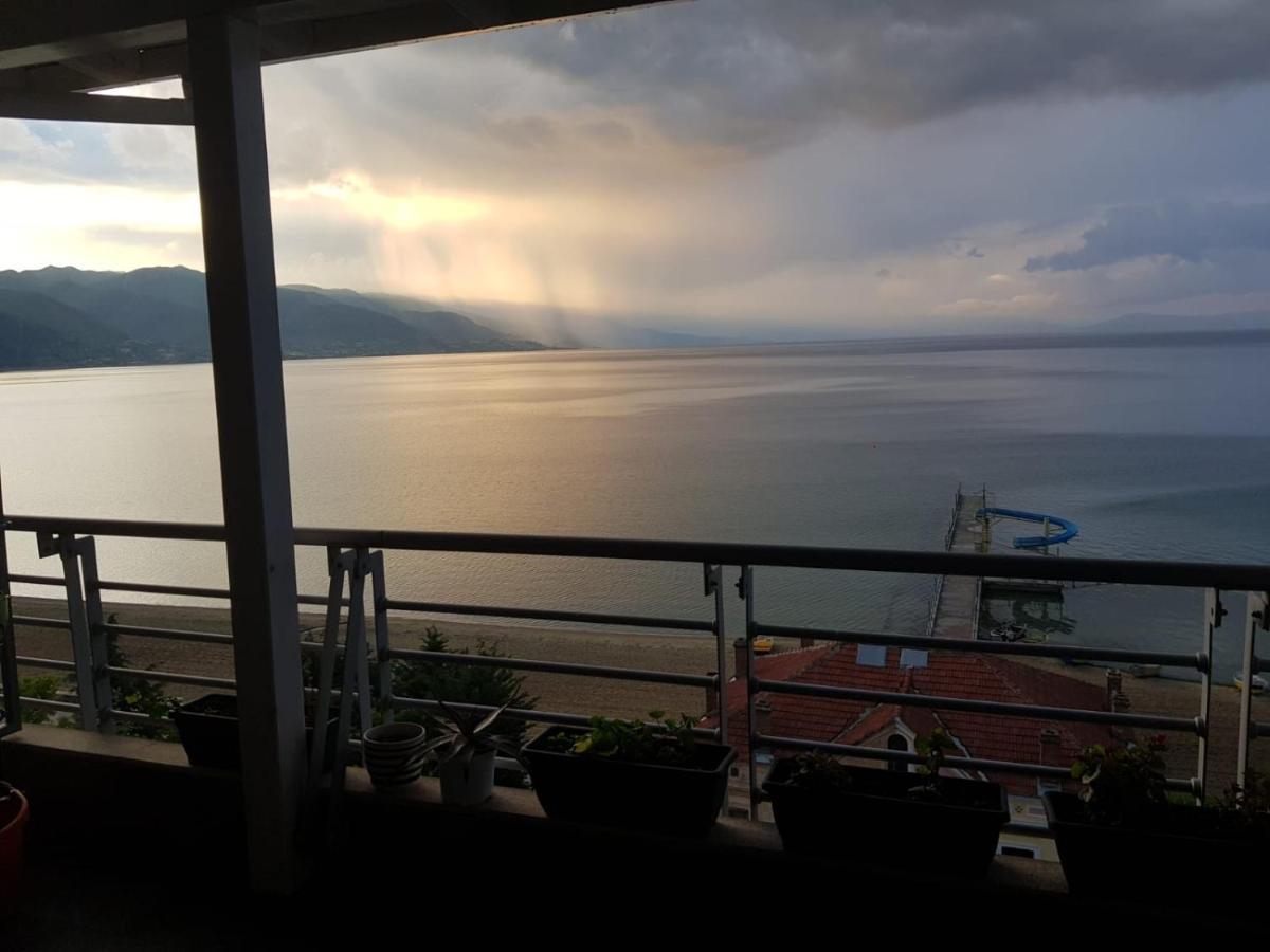 Kelvi'S Apartment Pogradec Zewnętrze zdjęcie