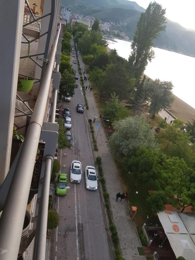 Kelvi'S Apartment Pogradec Zewnętrze zdjęcie